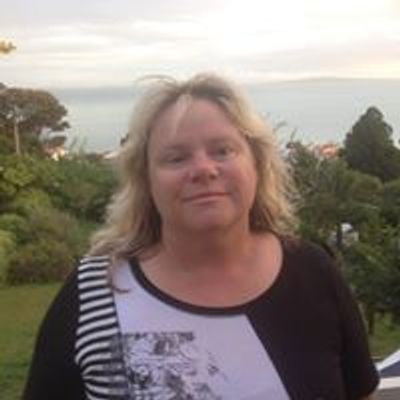 Davina Morris - Intuitive Tarot Reader