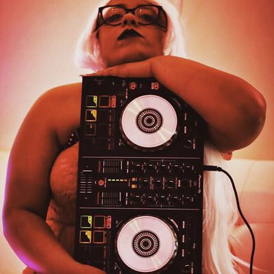 Dj alisha B 303