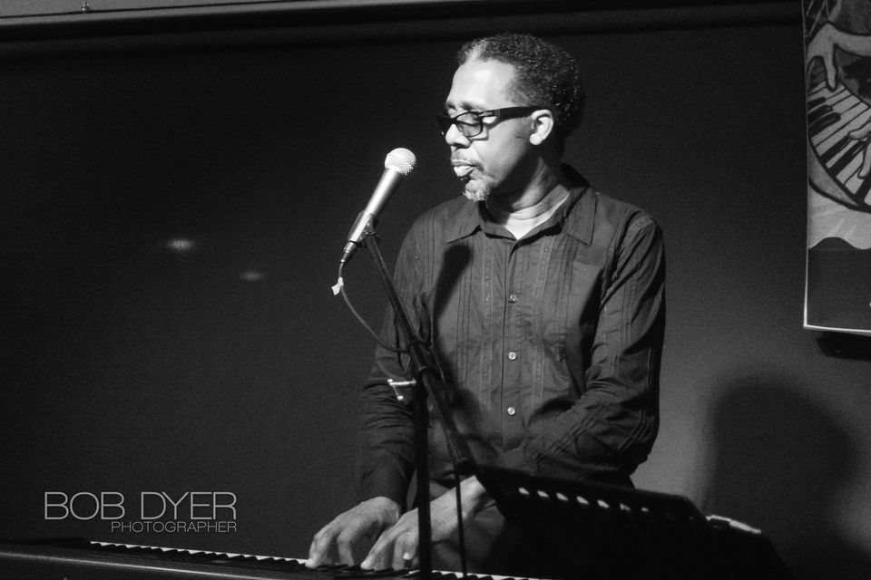 Larry B Show! Zapatas