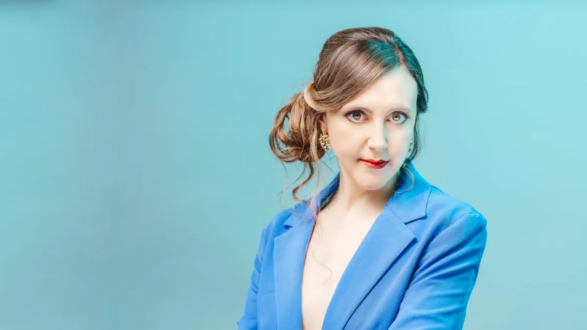 Siobhan Miller in Leer