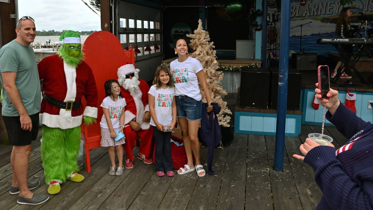 Christmas In The Air - Des Plaines