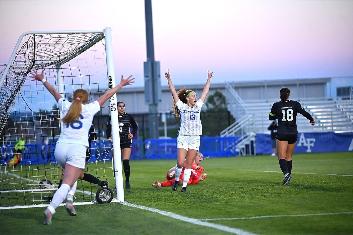 Parking UNLV Rebels at Air Force Falcons Womens Basketball