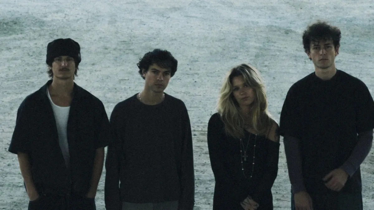 Porch Light, Quarters in Lakewood