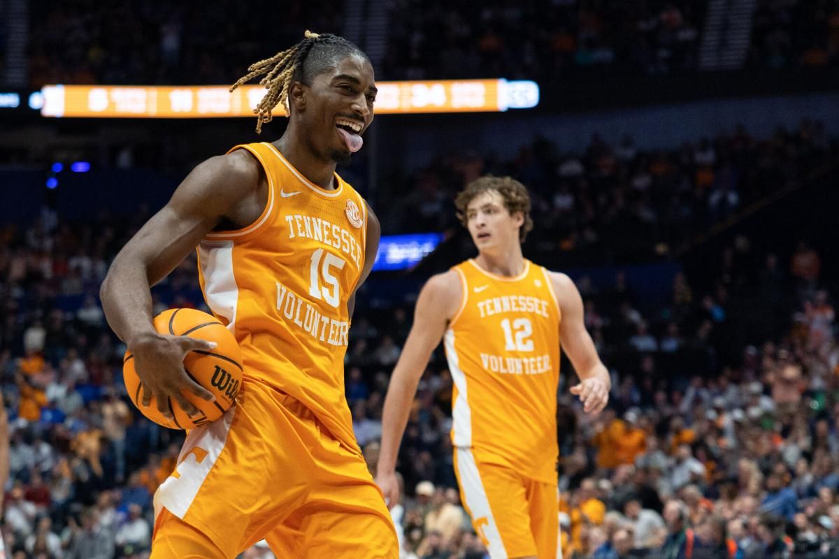 Parking Auburn Tigers at Tennessee Volunteers Mens Basketball