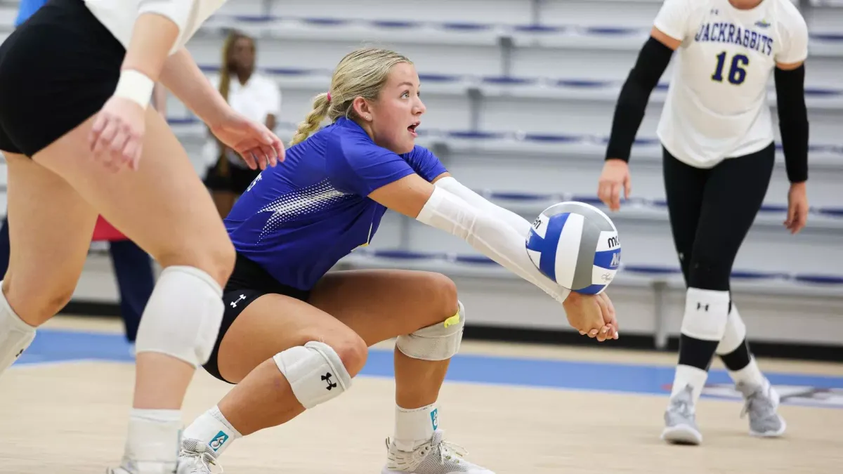 Parking South Dakota State Jackrabbits at Denver Pioneers Womens Volleyball