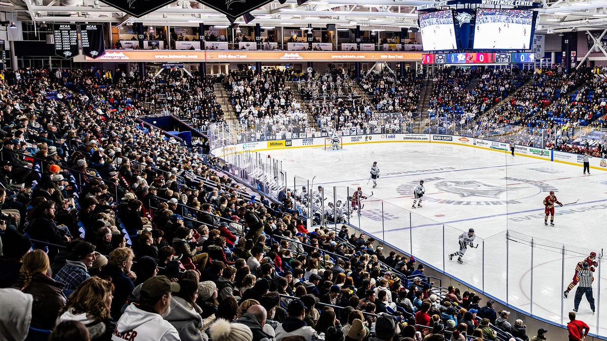 Parking Drummondville Voltigeurs at Chicoutimi Sagueneens