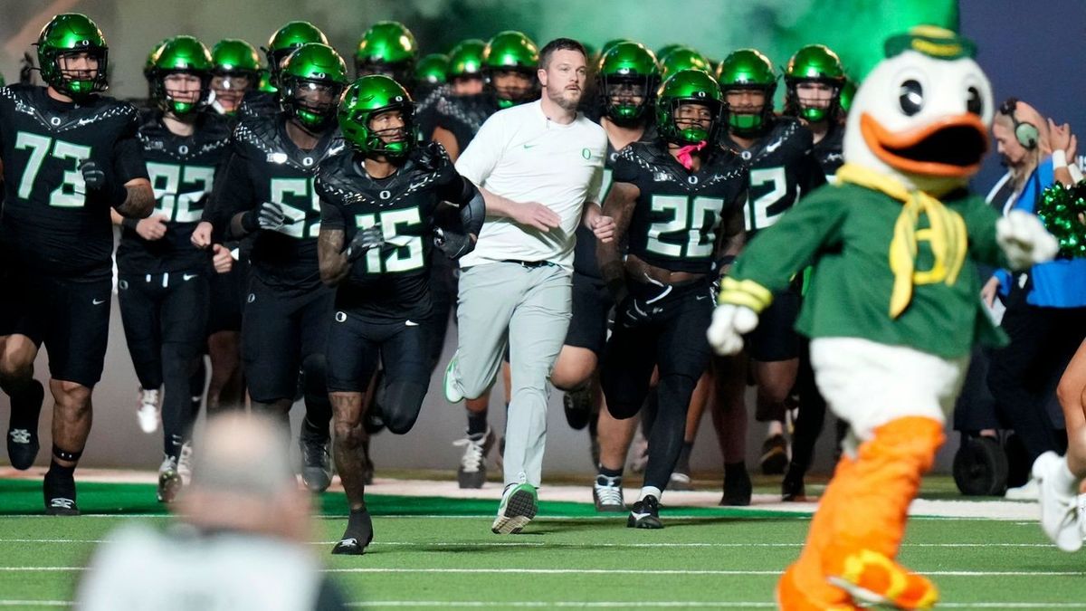 Parking CFP First Round: #12 James Madison Dukes at #5 Oregon Ducks Football