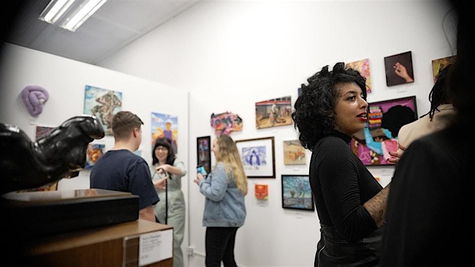 "Presents" Group Exhibition