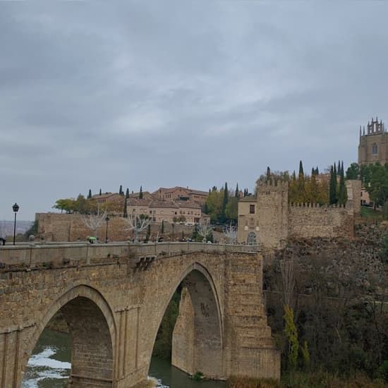 Tour por Toledo y Segovia \u00a1con opci\u00f3n a \u00c1vila!
