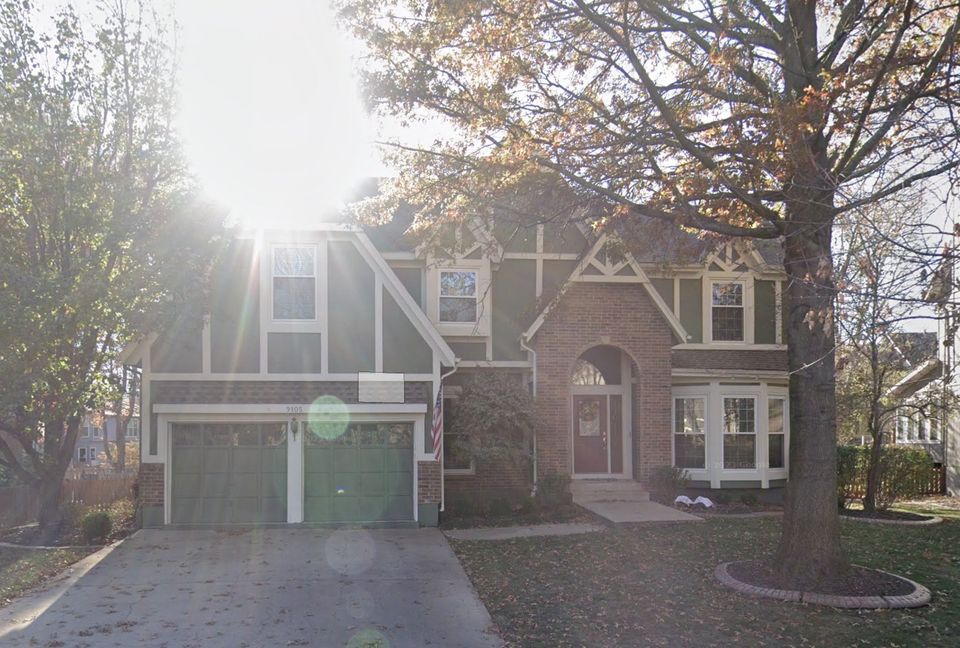 Overland Park 3,824 sqft. Traditional & Vintage Estate Sale 9105 W