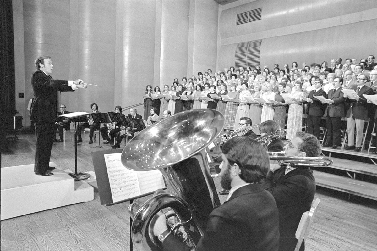 Parking The Cleveland Orchestra - Verdis Requiem