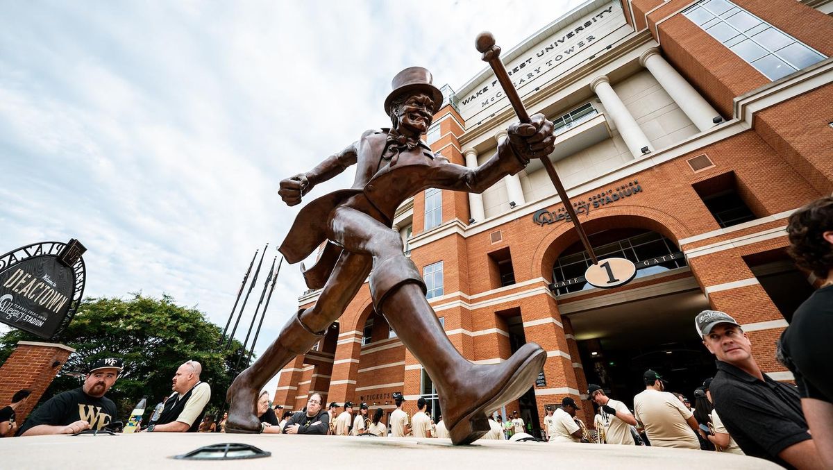 Parking Wake Forest Demon Deacons at Virginia Cavaliers Womens Volleyball