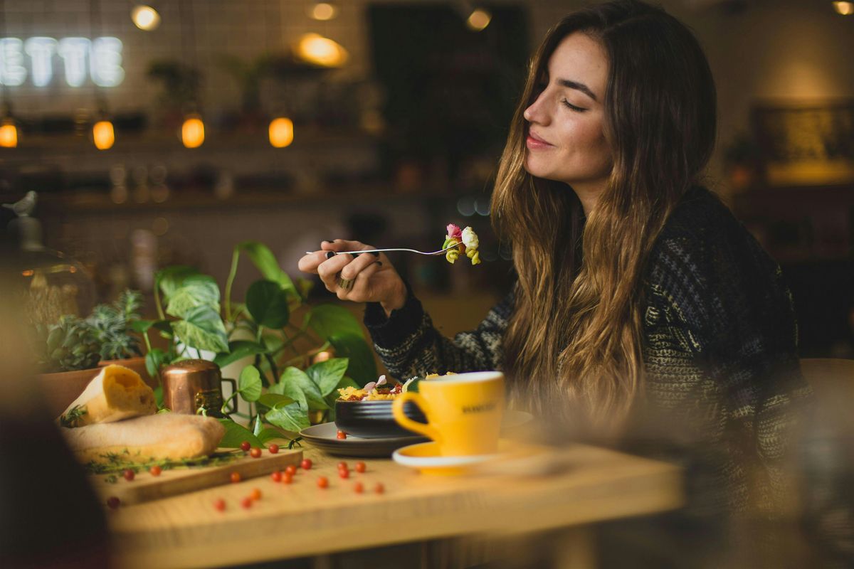 Savor: A Mindful Dining Experience