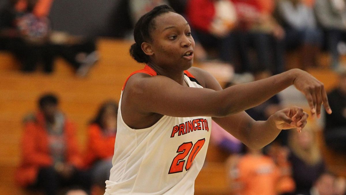 Parking Brown Bears at UMBC Retrievers Womens Basketball