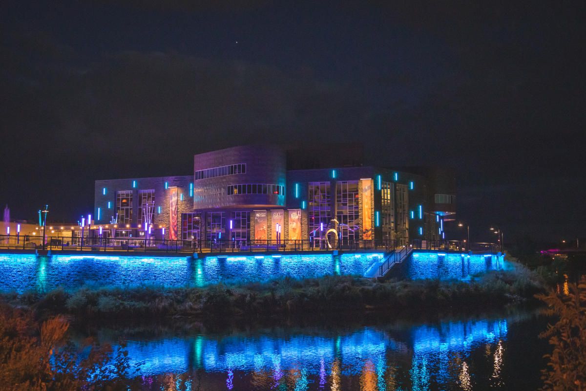 Parking Swan Lake - Eau Claire