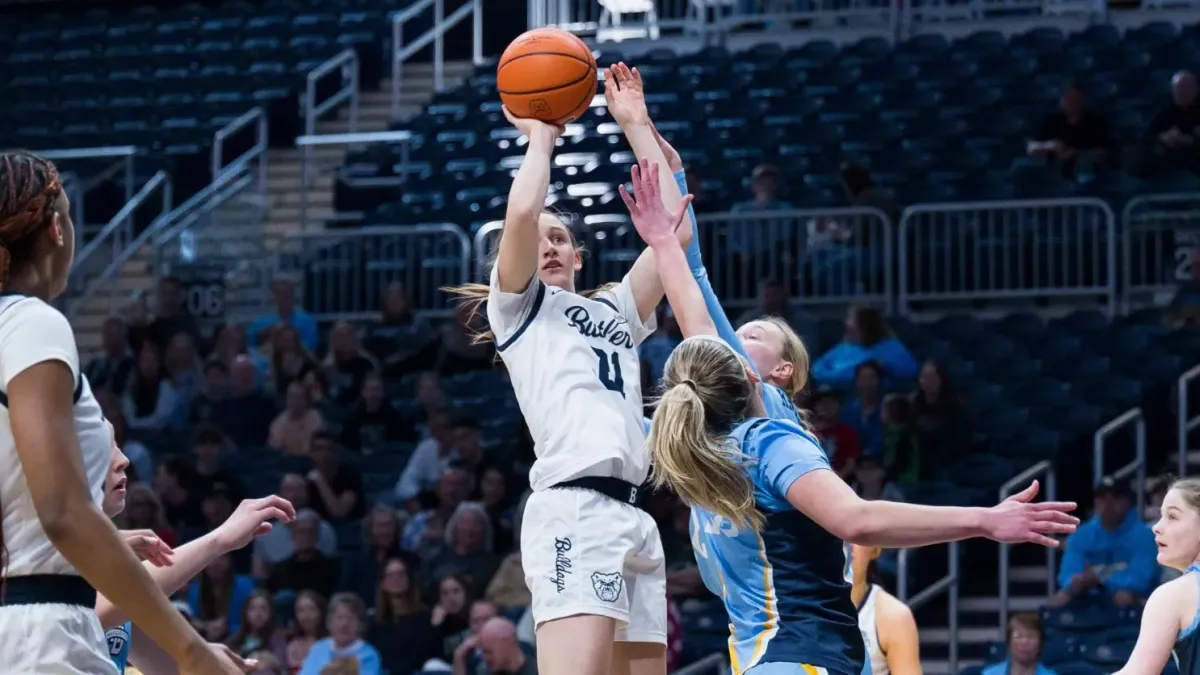 Parking DePaul Blue Demons at Butler Bulldogs Womens Volleyball