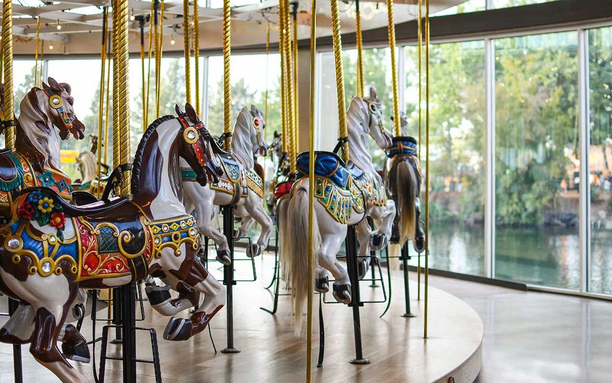 Parking Earth, Wind & Fire - Providence