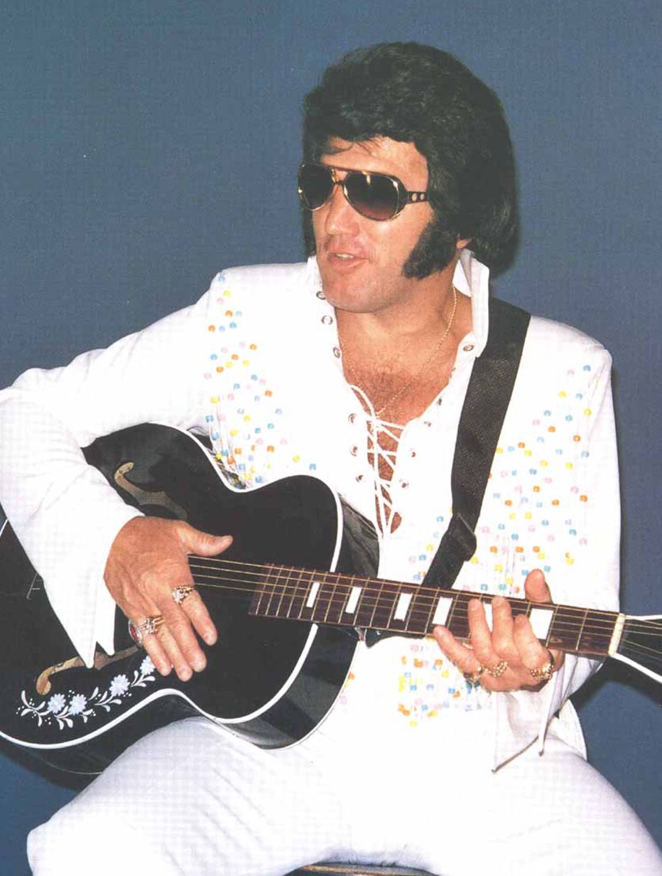 Mike Albert - Elvis Blue Christmas at Canton Palace Theatre