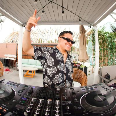 DJ Moci\u00f3n