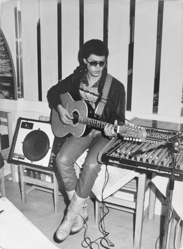 ZA 29 OKT.: TOY VIEIRA 40-JARIG MUZIEKJUBILEUM IN DE KAAPVERDIAANSE VOLKSKEUKEN DINER