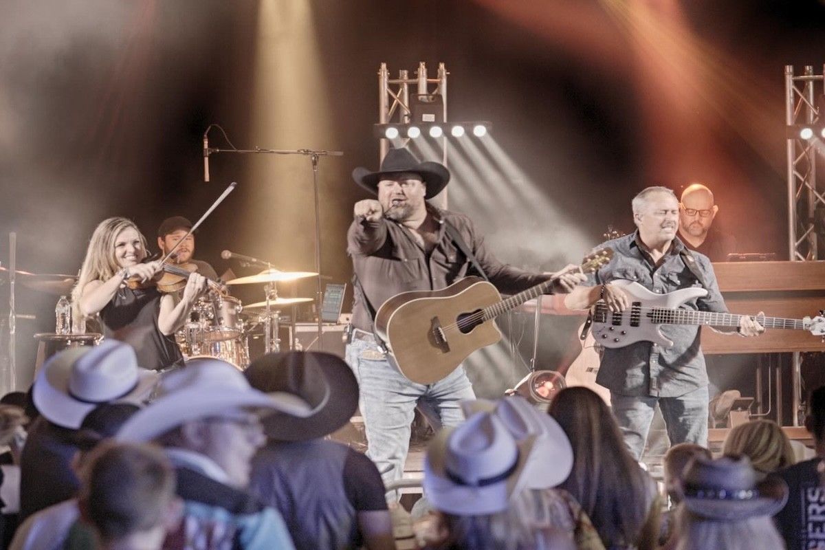 GARTH LIVE! - Tribute to Garth Brooks