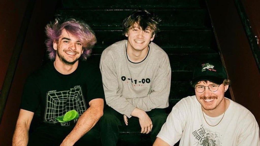 Saturdays At Your Place with Prince Daddy & The Hyena, TRSH, Carly Cosgrove, Riley!, Thoughts On Bowling and Kerosene Heights