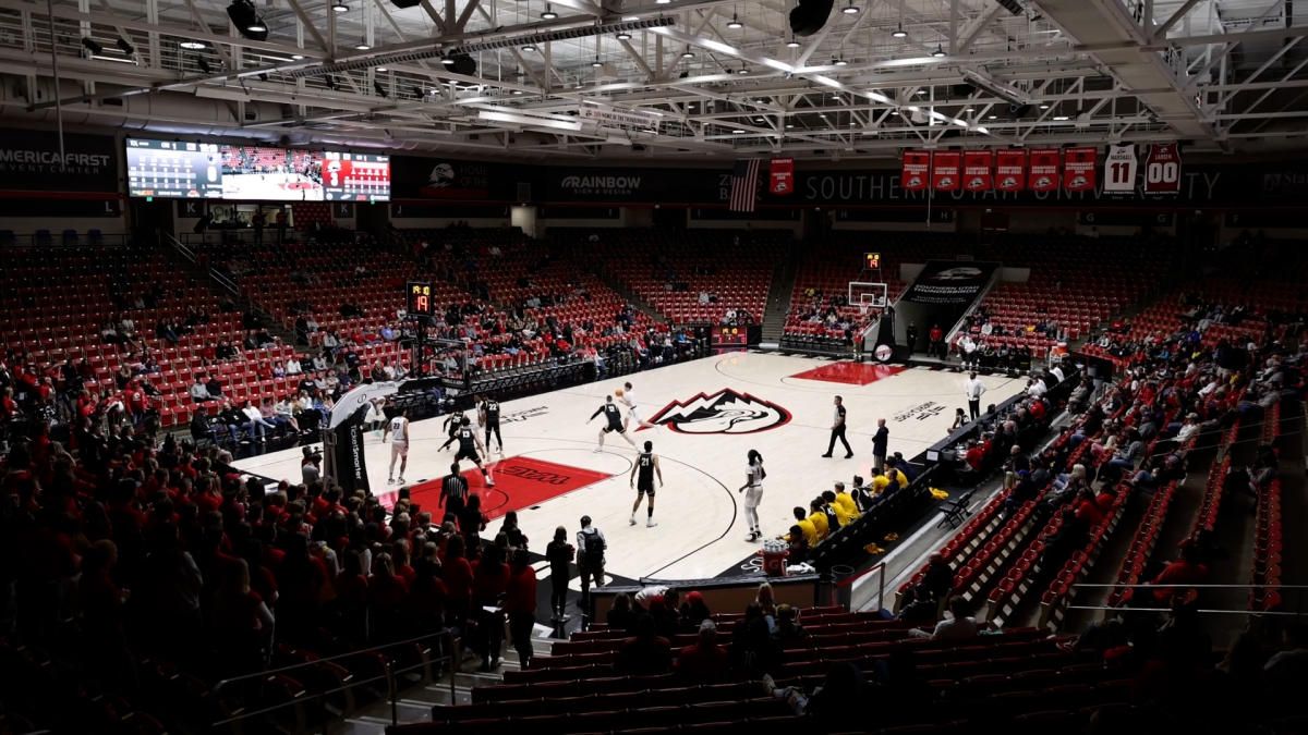 Parking Southern Utah Thunderbirds at Utah Valley Wolverines Mens Basketball