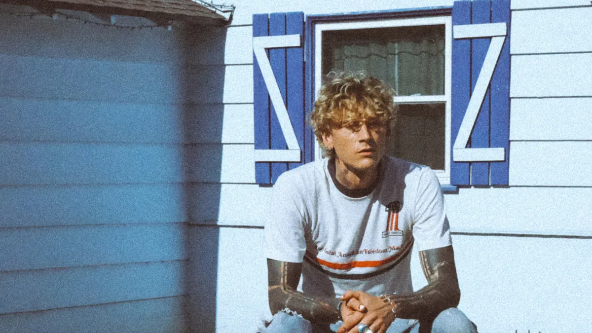 mgk, Julia Wolf in City of New York