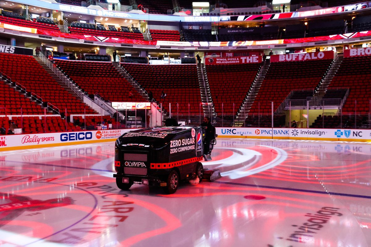 Carolina Hurricanes at Ottawa Senators at Canadian Tire Centre