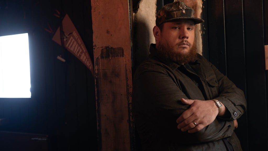 Luke Combs - My Kinda Saturday Night