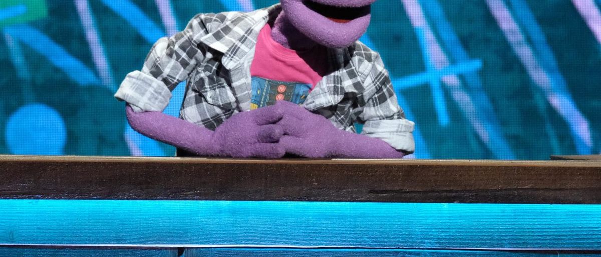 Parking Randy Feltface