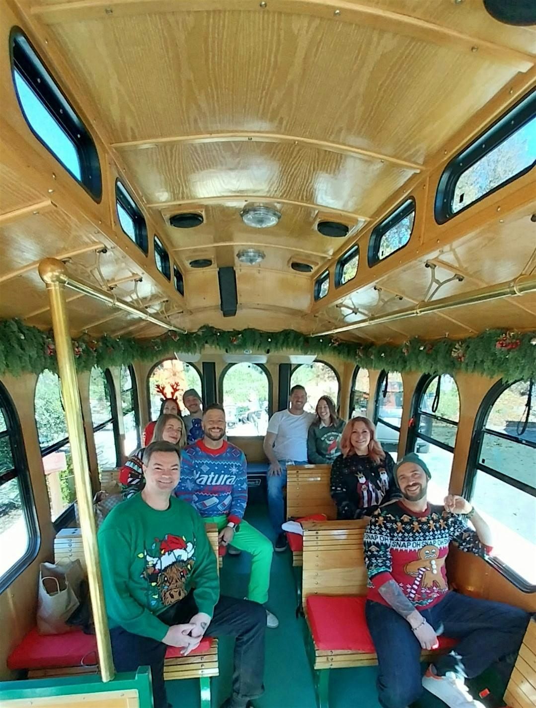 Sacramento Fab 40s Christmas Lights Trolley Tour + Wine Tasting (21+)