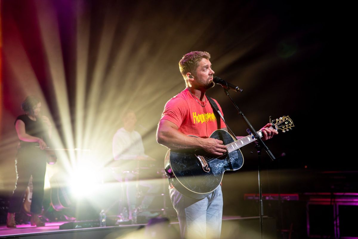 95-5 The Bull Santa Jam: Brett Young