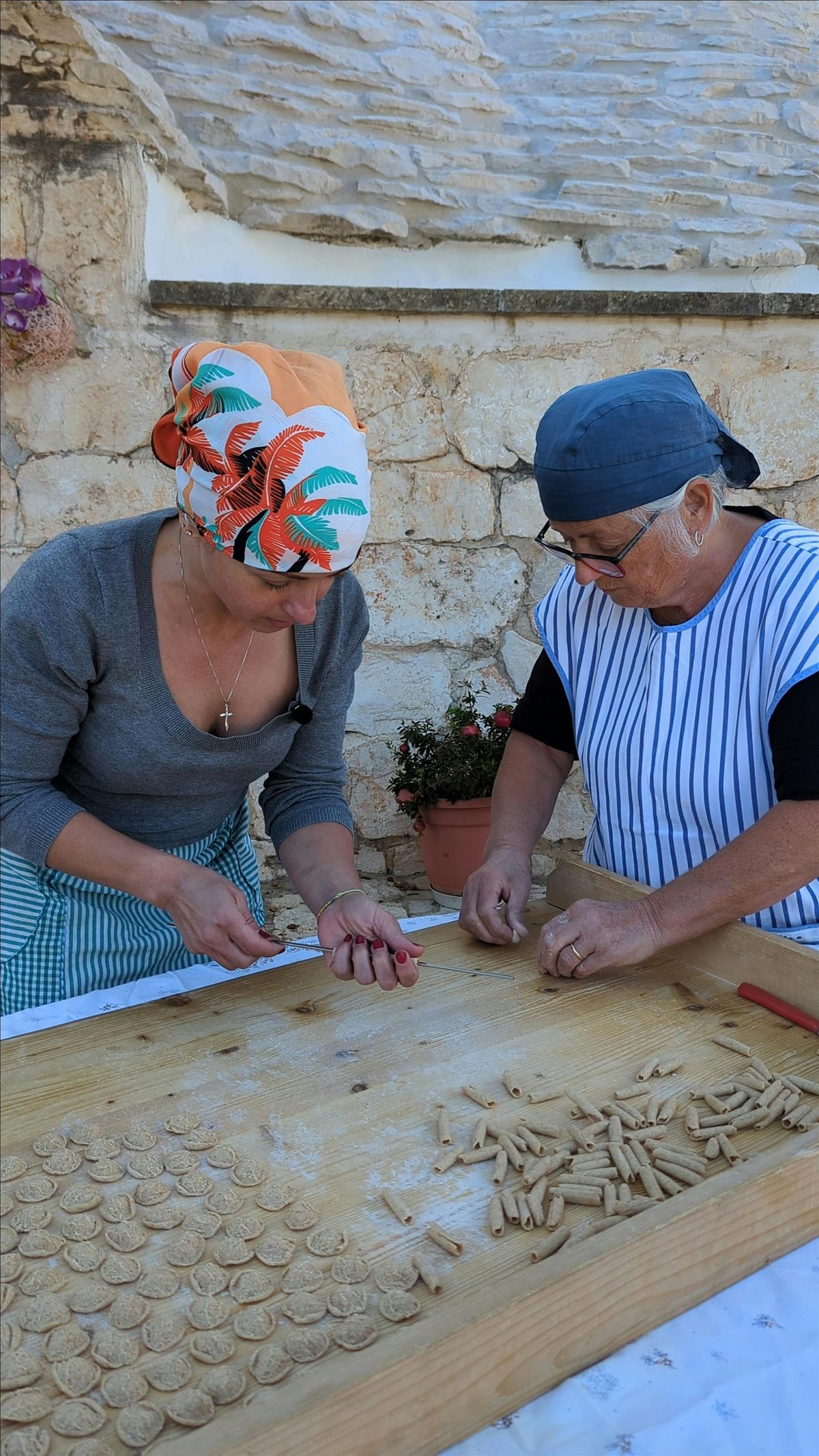 Learn how to make pasta, make your own majolica and relax like an Italian