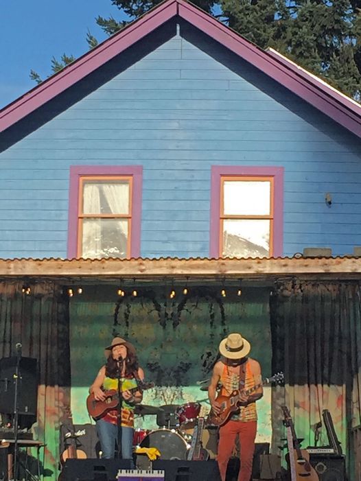 Blue Healers at Cafe Zippy