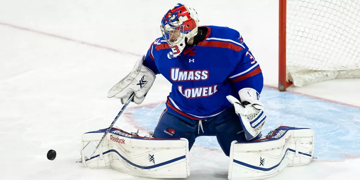Parking UMass Lowell River Hawks at UMass Minutemen Mens Hockey
