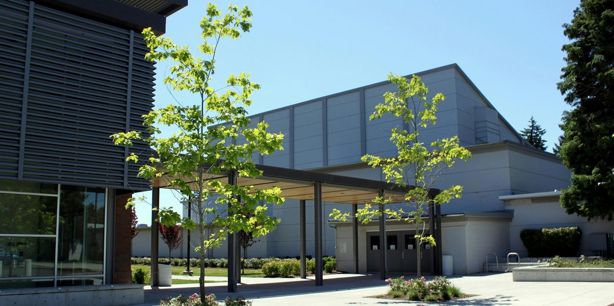 School Tour \u2022 David Douglas High School Class of 2006 Reunion