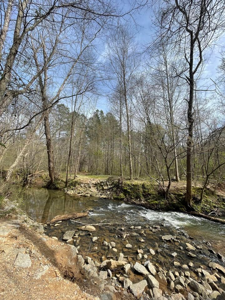DISCOVER PRICE PARK AT DUSK (ADULT HIKE) Holly Jolly Hike! Leone Hall