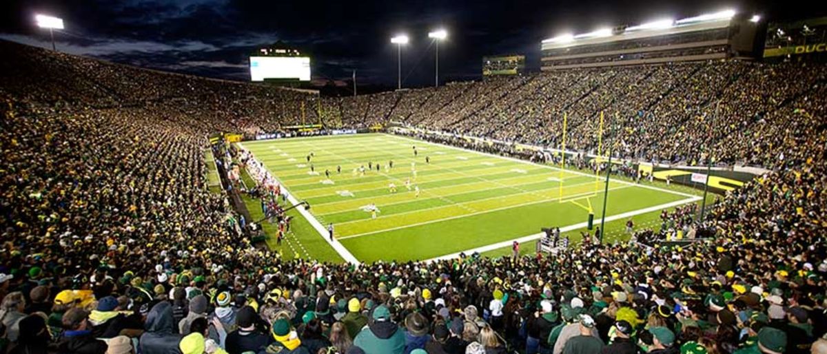 Oregon Ducks at Washington Huskies Football