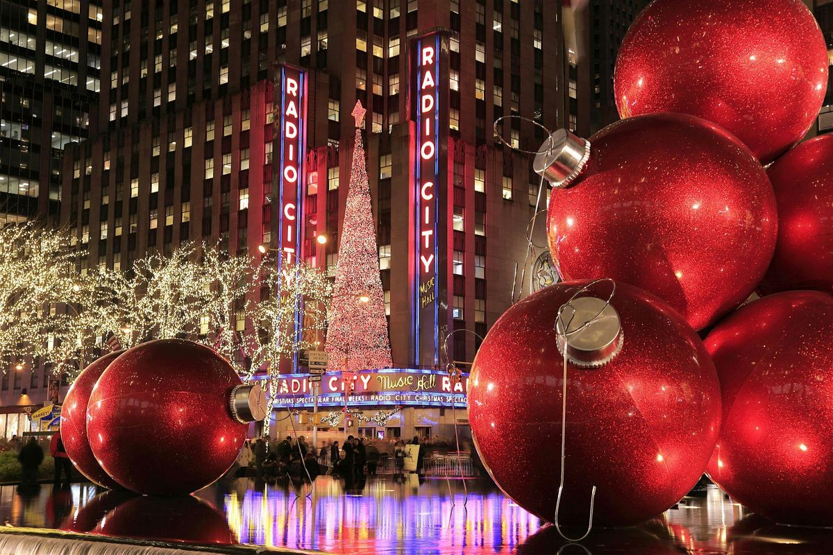 Yule Love NYC: Christmas Walking Tour