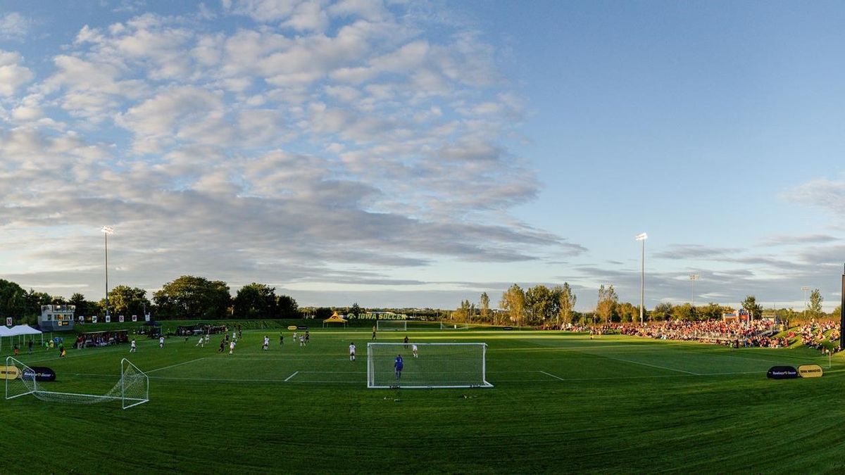 Parking Northern Iowa Panthers at Creighton Bluejays Womens Basketball