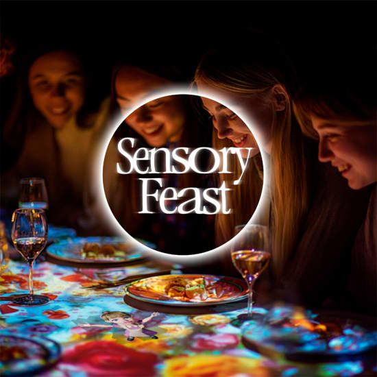 Sensory Feast: Uma Experi\u00eancia Gastron\u00f4mica Imersiva com Alice no Pa\u00eds das Maravilhas