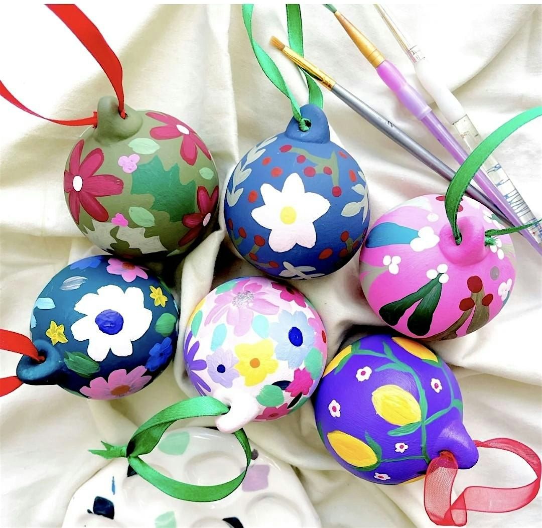 Family Craft - Ceramic Bauble Decorating