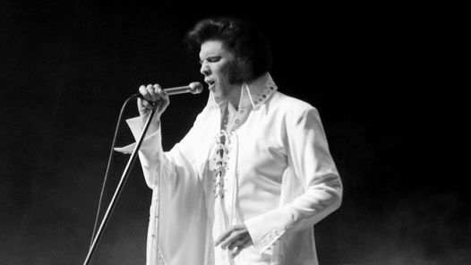 Live at Villaggio with Rick Saucedo