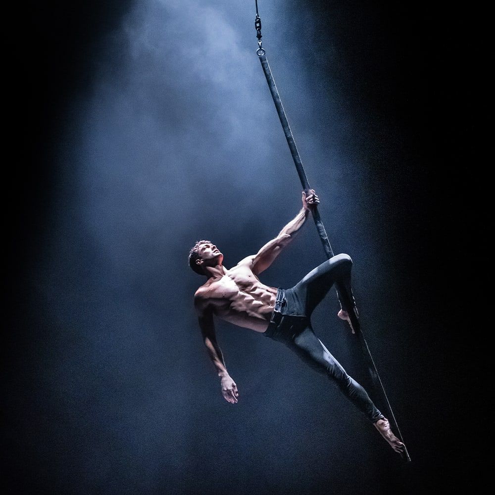 Paradisum - Recirquel Cirque Danse at Le Diamant