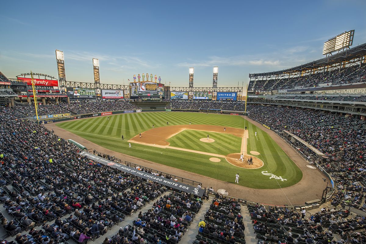 Parking Chicago Cubs at Chicago White Sox
