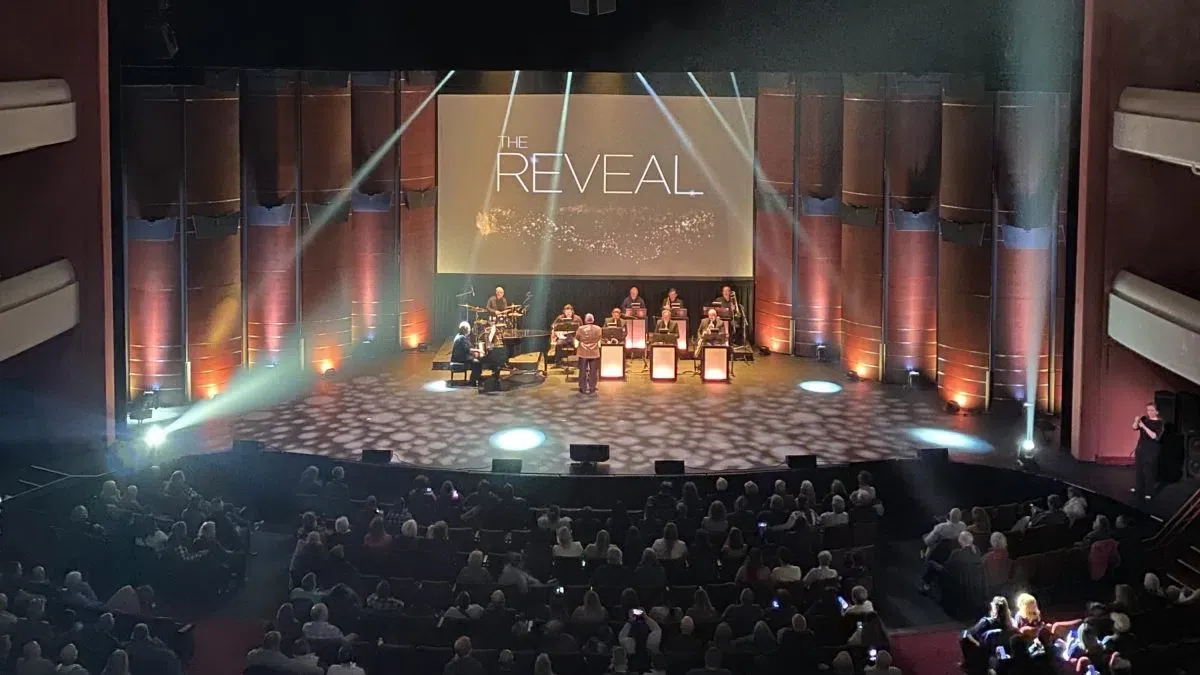 Randy Otto as Winston Churchill