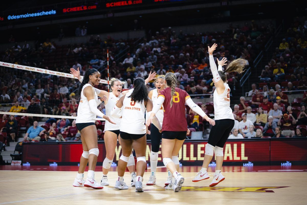 Iowa State Cyclones at Cincinnati Bearcats Womens Volleyball at Fifth Third Arena at Shoemaker Center