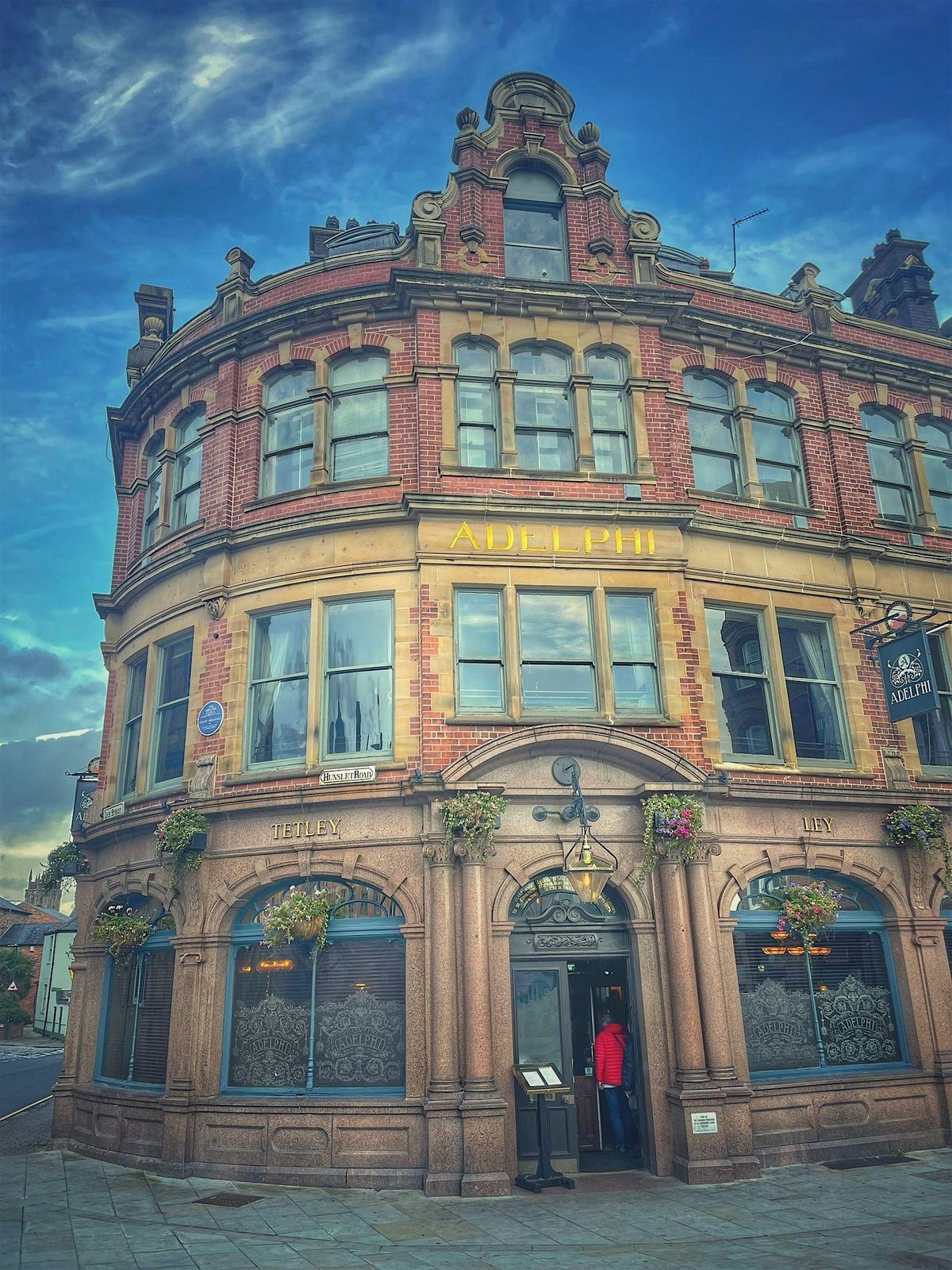 NEW TOUR - Tetleys to North Bar, Pub and History Walk of Briggate