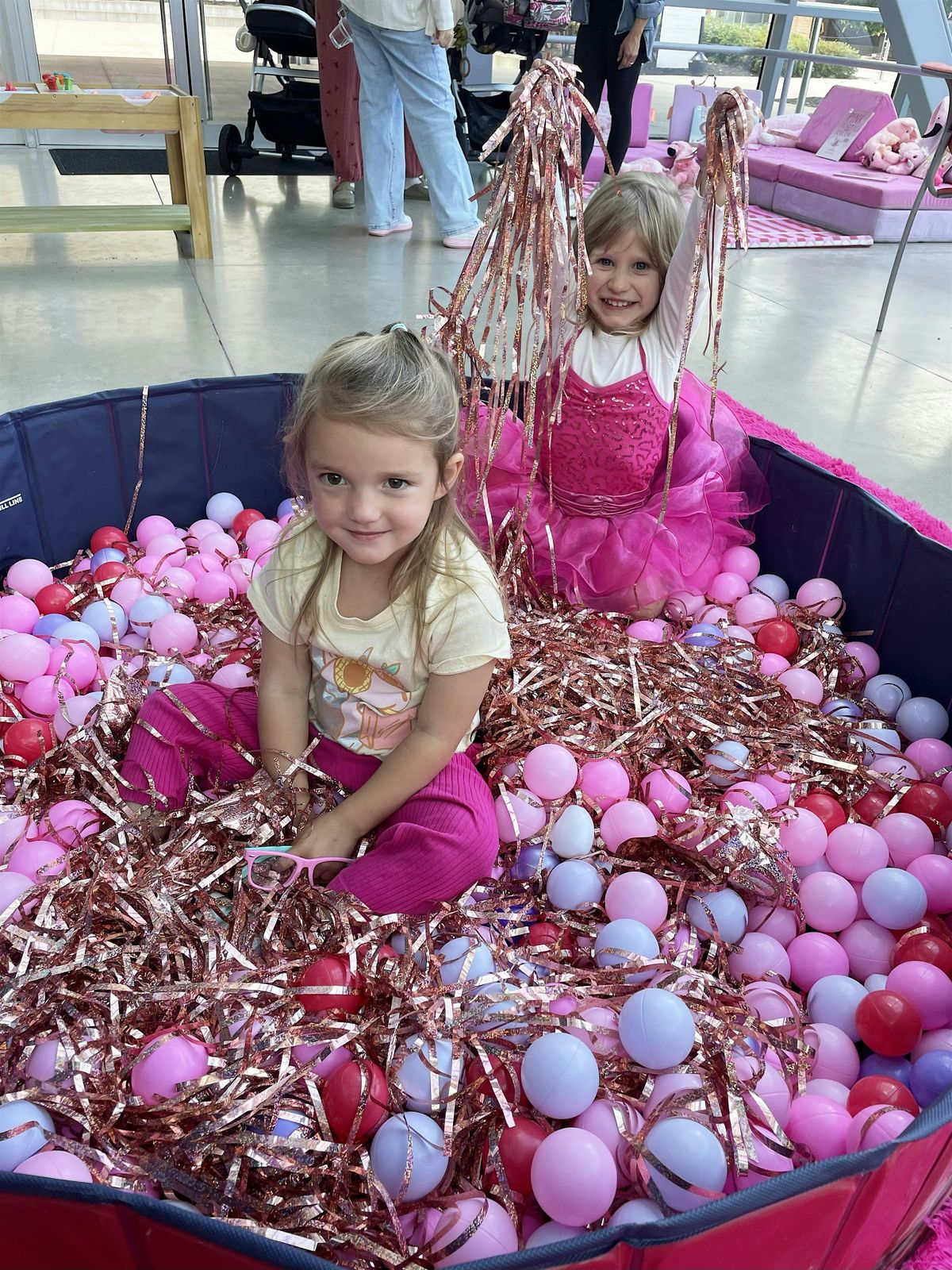 Mess Makers: Sparkle & Shine